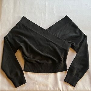 Carbon 38 Off the Shoulder Black V-Neck Knit Sweater Sz L